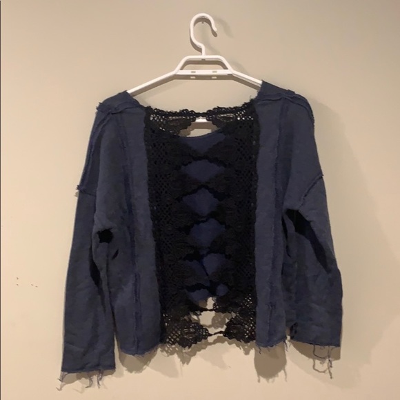 Free People Black and Blue Boho Crochet Cropped Sweatshirt - Women’s Size XS - Picture 6 of 8